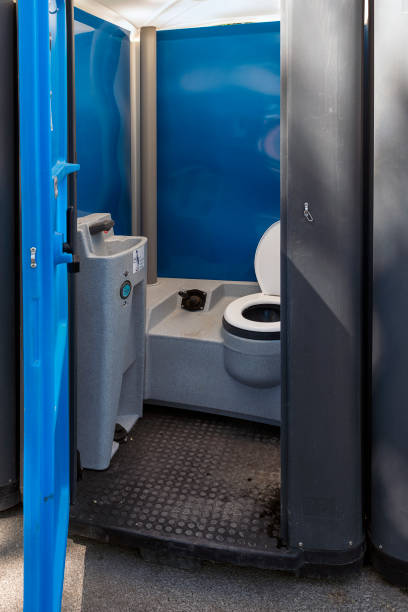 Best Porta potty delivery and setup  in Raeford, NC